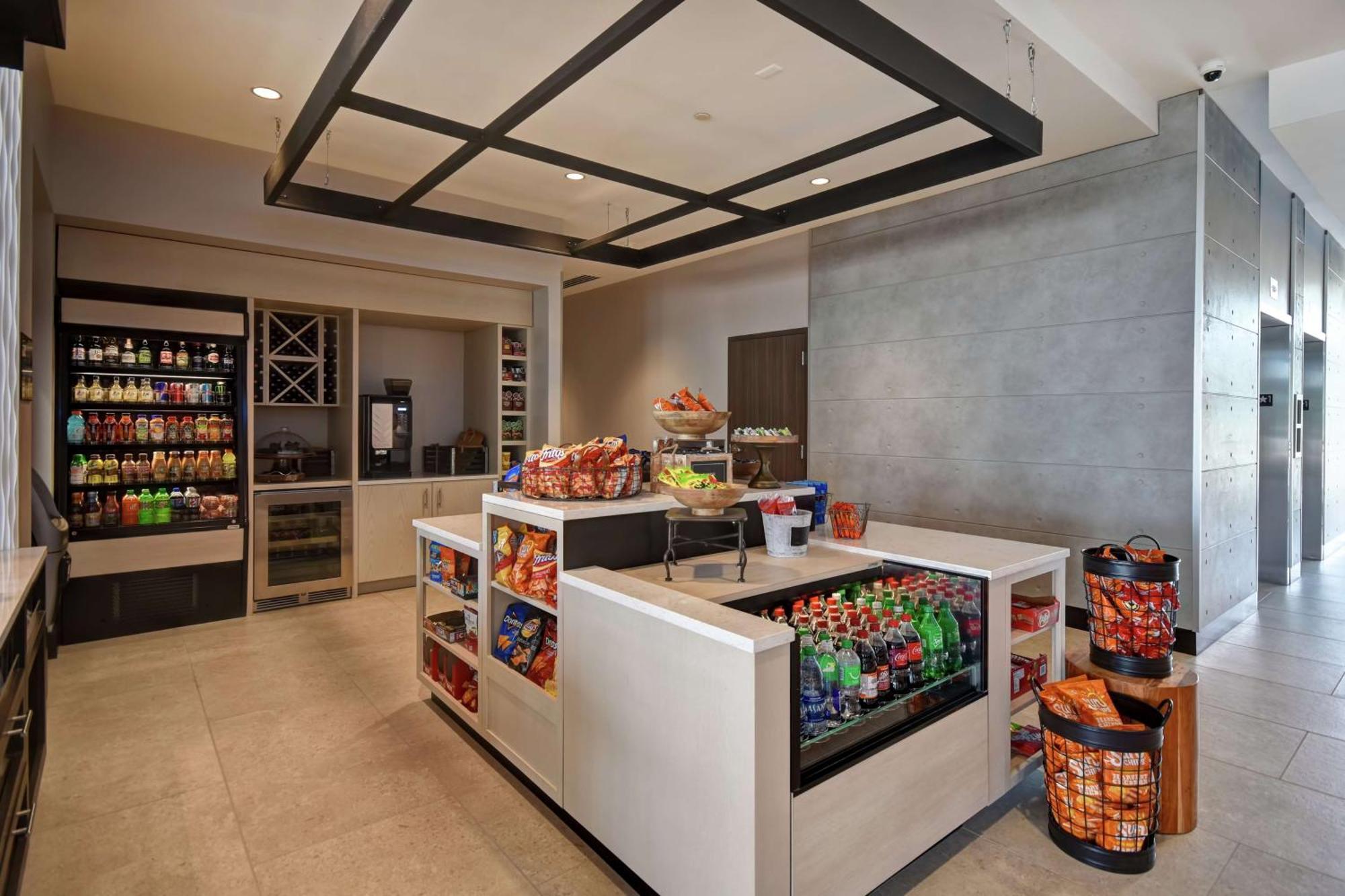 Hilton Garden Inn Lansing West מראה חיצוני תמונה