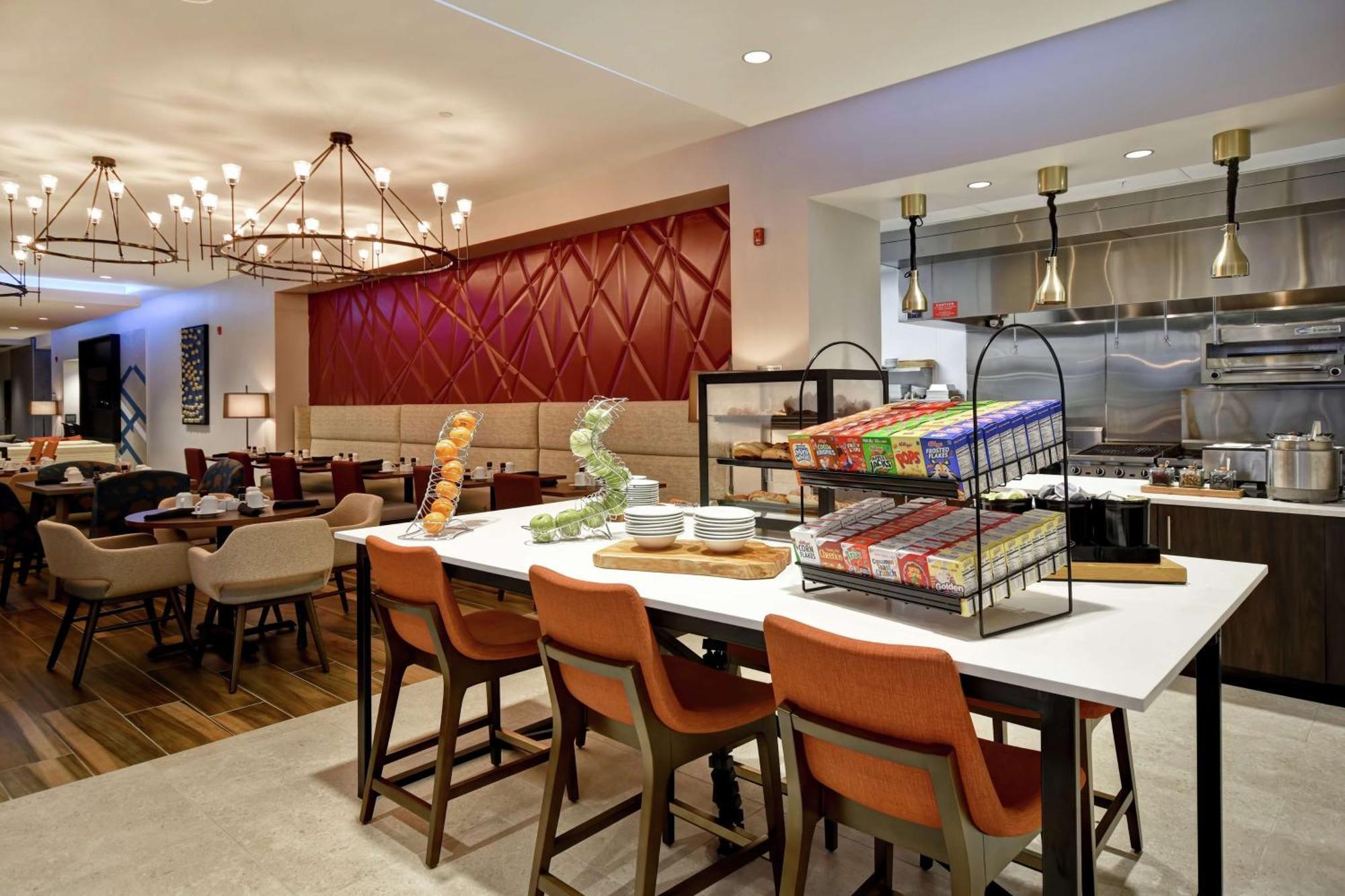 Hilton Garden Inn Lansing West מראה חיצוני תמונה